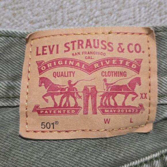 Levi's 501 Green High Rise Button Fly Frayed Hem Jean Shorts - Size 31 - Picture 5 of 13